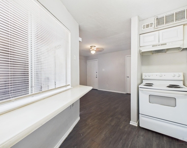 1840 Burton Dr - Photo Thumbnail 10