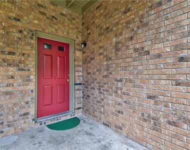 4406 Avenue A - Photo Thumbnail 3
