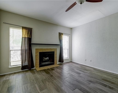 4406 Avenue A - Photo Thumbnail 4