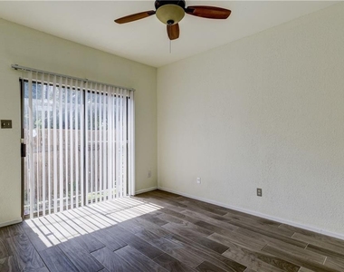 4406 Avenue A - Photo Thumbnail 11