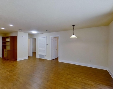 2107 Magnolia Dr - Photo Thumbnail 4