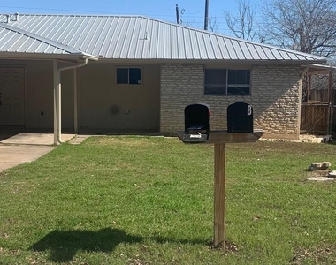 2107 Magnolia Dr - Photo Thumbnail 31