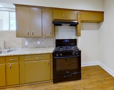 2107 Magnolia Dr - Photo Thumbnail 11
