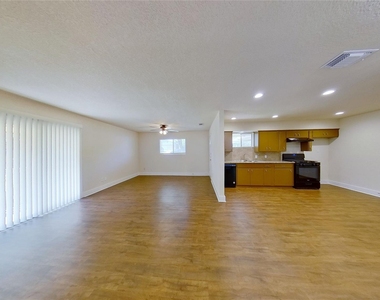2107 Magnolia Dr - Photo Thumbnail 15