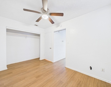 2500 Burleson Rd - Photo Thumbnail 13