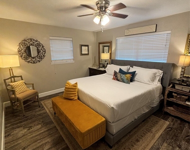 1307 Sherry Ln - Photo Thumbnail 14