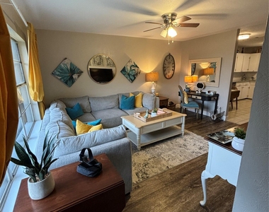 1307 Sherry Ln - Photo Thumbnail 22
