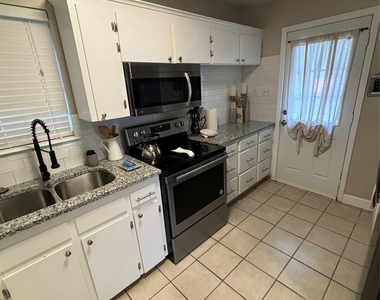 1307 Sherry Ln - Photo Thumbnail 19