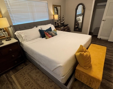 1307 Sherry Ln - Photo Thumbnail 12
