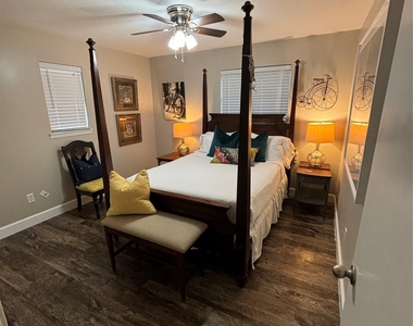 1307 Sherry Ln - Photo Thumbnail 4