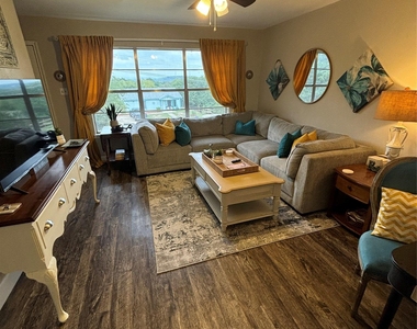 1307 Sherry Ln - Photo Thumbnail 24