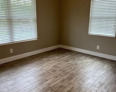 4339 Demedici Avenue - Photo Thumbnail 15