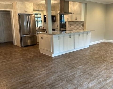 4339 Demedici Avenue - Photo Thumbnail 2