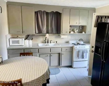 4808 Lawnview Street - Photo Thumbnail 2