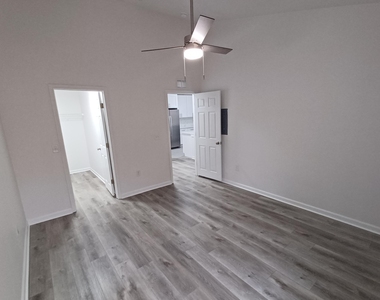 575 Oakleaf Plantation Parkway - Photo Thumbnail 8