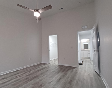 575 Oakleaf Plantation Parkway - Photo Thumbnail 9