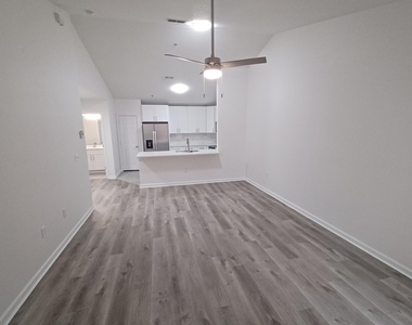 575 Oakleaf Plantation Parkway - Photo Thumbnail 1