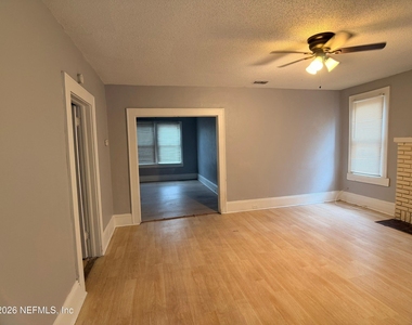 511 Ivy Street - Photo Thumbnail 2