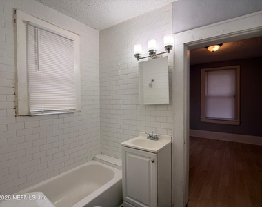 511 Ivy Street - Photo Thumbnail 10