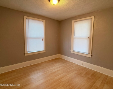 511 Ivy Street - Photo Thumbnail 12