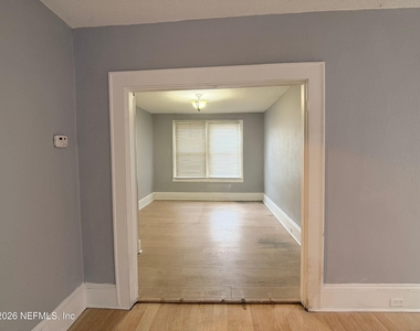 511 Ivy Street - Photo Thumbnail 3