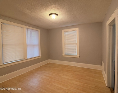 511 Ivy Street - Photo Thumbnail 7