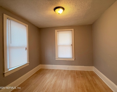 511 Ivy Street - Photo Thumbnail 11