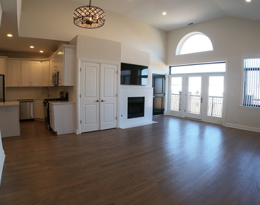 1701 W Chicago Avenue - Photo Thumbnail 2