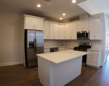 1701 W Chicago Avenue - Photo Thumbnail 5