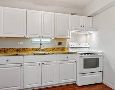 7337 S South Shore Drive - Photo Thumbnail 3