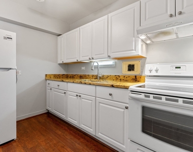 7337 S South Shore Drive - Photo Thumbnail 4