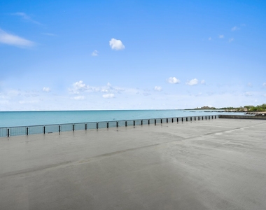 7337 S South Shore Drive - Photo Thumbnail 9