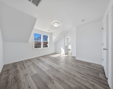 835 Bishop Avenue - Photo Thumbnail 5