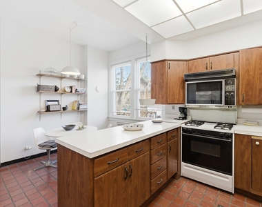 2001 Orrington Avenue - Photo Thumbnail 10