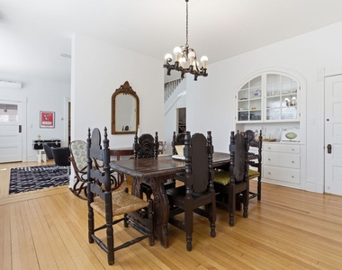 2001 Orrington Avenue - Photo Thumbnail 9