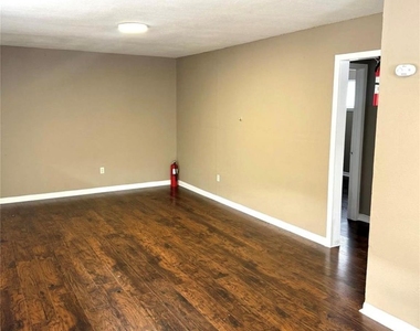 5412 Market Street - Photo Thumbnail 2