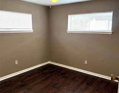 5412 Market Street - Photo Thumbnail 6