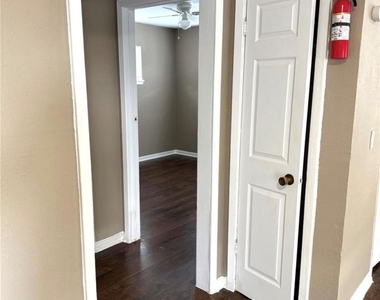5412 Market Street - Photo Thumbnail 4