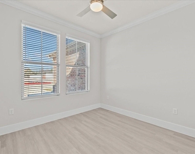 540 Hobbs Road - Photo Thumbnail 15