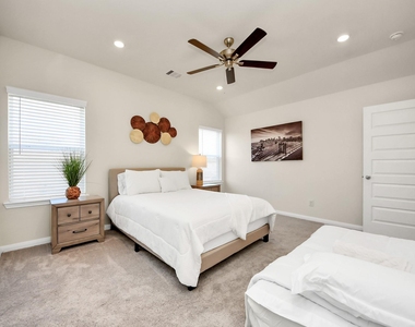 14967 Eagle Feather Drive - Photo Thumbnail 28