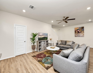 14967 Eagle Feather Drive - Photo Thumbnail 8