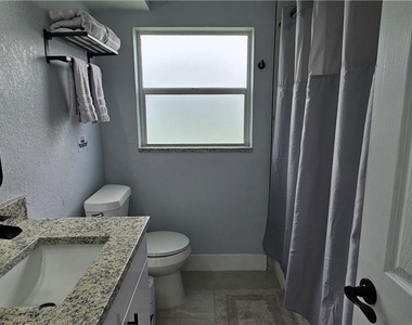 251 Se 46th Street - Photo Thumbnail 9