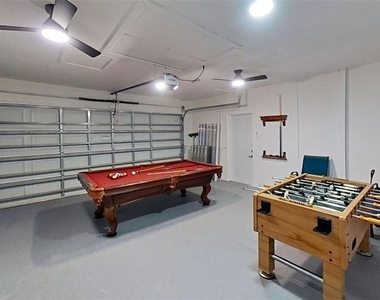 251 Se 46th Street - Photo Thumbnail 2