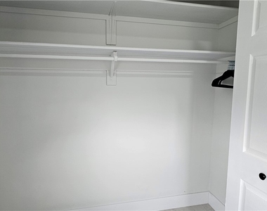 251 Se 46th Street - Photo Thumbnail 8