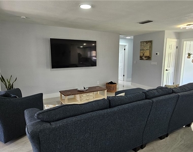 251 Se 46th Street - Photo Thumbnail 26