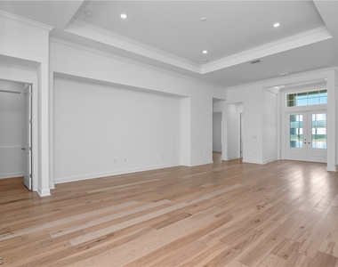 18837 Wildblue Boulevard - Photo Thumbnail 8