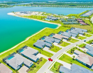 18837 Wildblue Boulevard - Photo Thumbnail 2