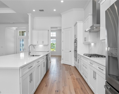 18837 Wildblue Boulevard - Photo Thumbnail 12