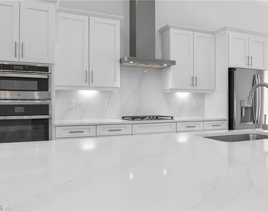 18837 Wildblue Boulevard - Photo Thumbnail 11