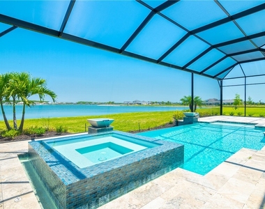 18837 Wildblue Boulevard - Photo Thumbnail 33